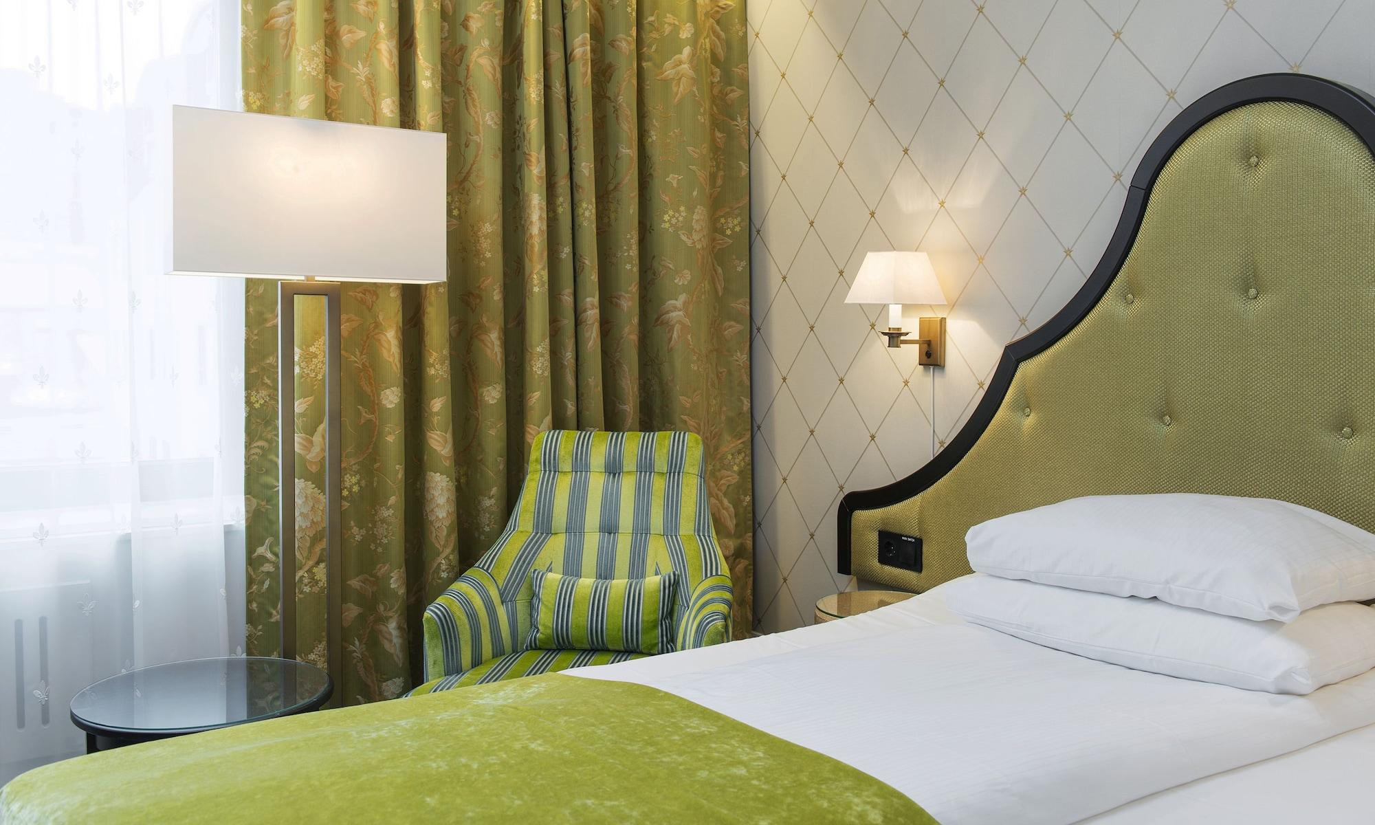 Bristol Hotel 5*