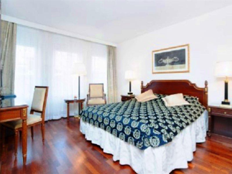 Hotel Bristol