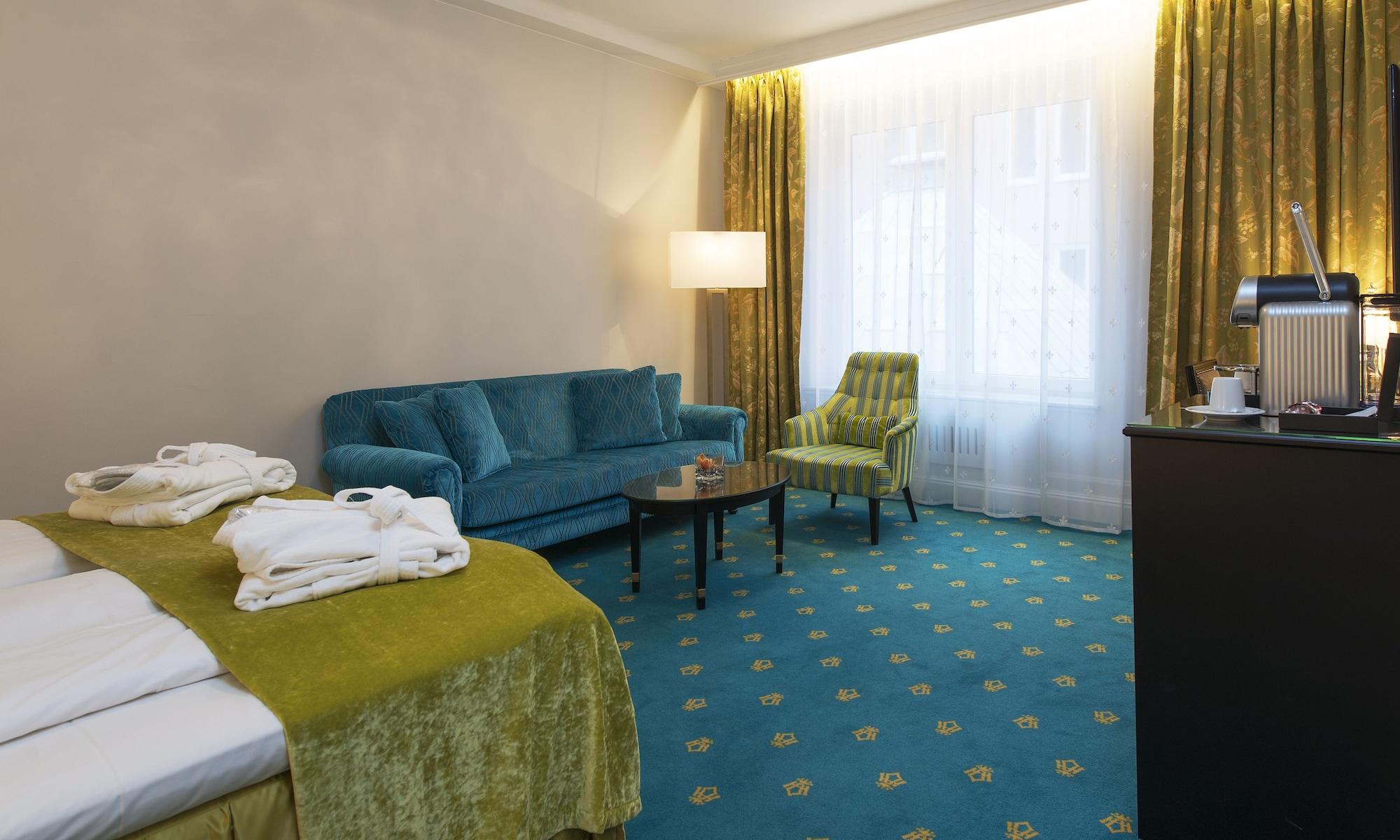 Bristol Отель 5*