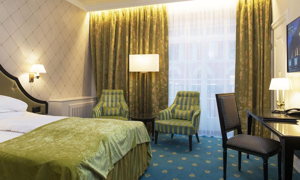 Hotel Bristol